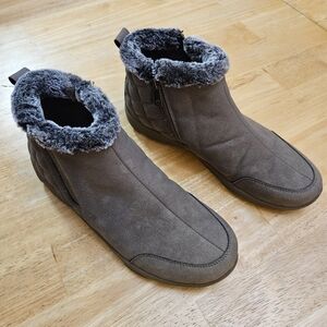 Easy Spirit Valls woman's taupe booties size 9.